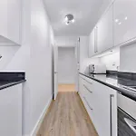 Fabulous Apartment With Terrace By Harrods